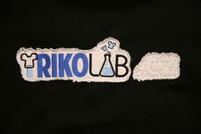 Výšivka na mikinu